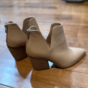Vince Camuto Gigietta Booties - Biscuit